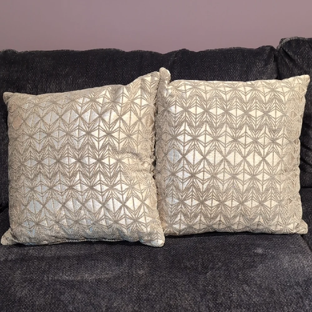 Elegant Gold Throw Pillows